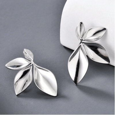 Brincos Folhas Prata Elegância