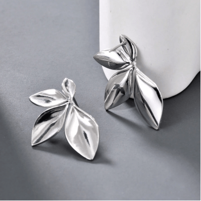 Brincos Folhas Prata Elegância